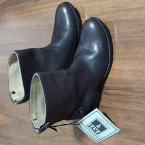 Frye Melissa Button Zip Short 76502